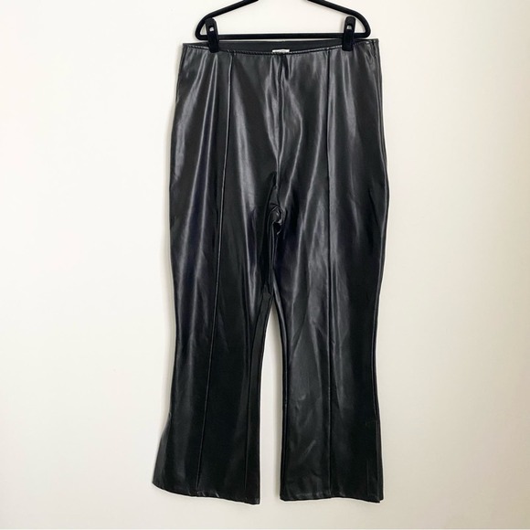abercrombie & fitch - vegan leather split hem slim flare pant bottoms high-rise - Picture 2 of 8